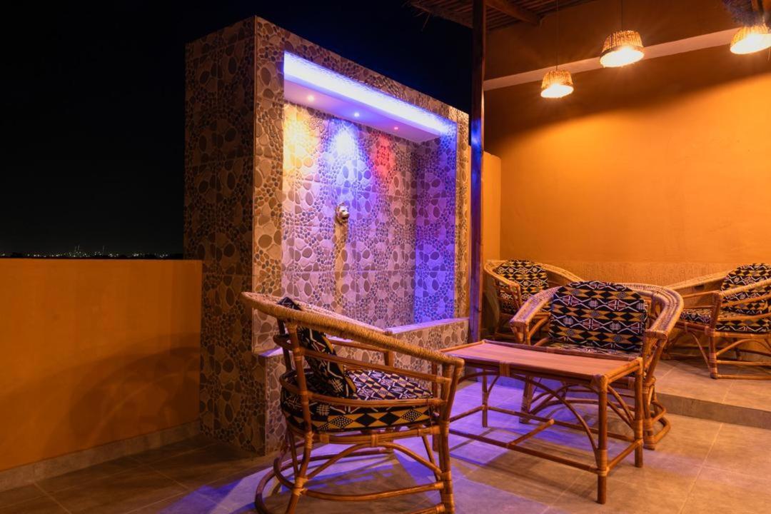 Airport Inn Hotel Ломе Екстериор снимка